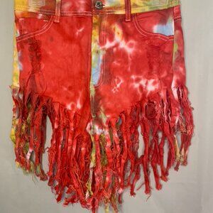 NWT Women's JC JQ Jeans Size L - Red Tie Dyed Frayed Hem Shorts - 27" x 9"